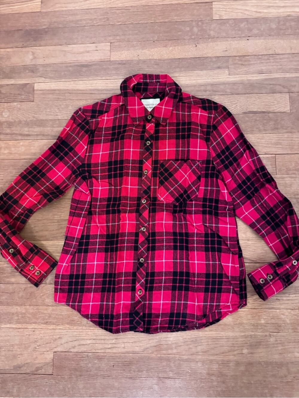 Forever 21 Women's Red Black Plaid Flannel Button Up Shirt - Size Small
b23